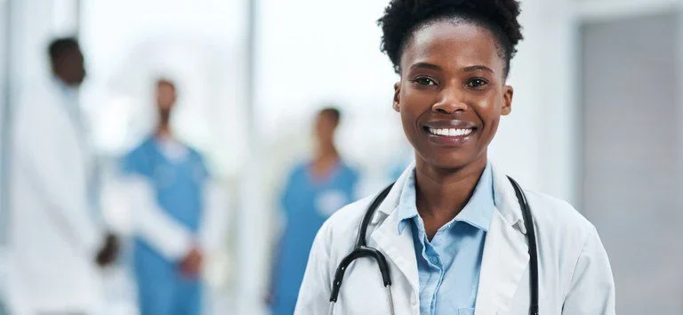 Ministério da Saúde abre 1.206 vagas para médicos especialistas até 19 de fevereiro