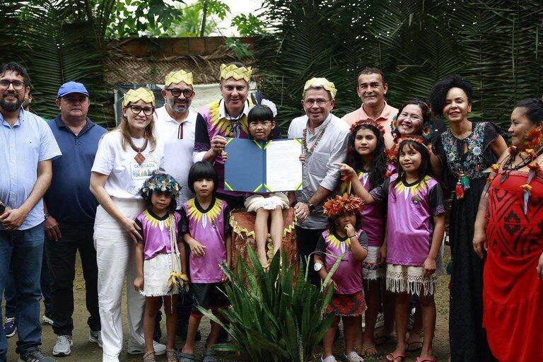 Ministro Camilo Santana confirma investimento de R$ 785 milhões em 117 escolas indígenas