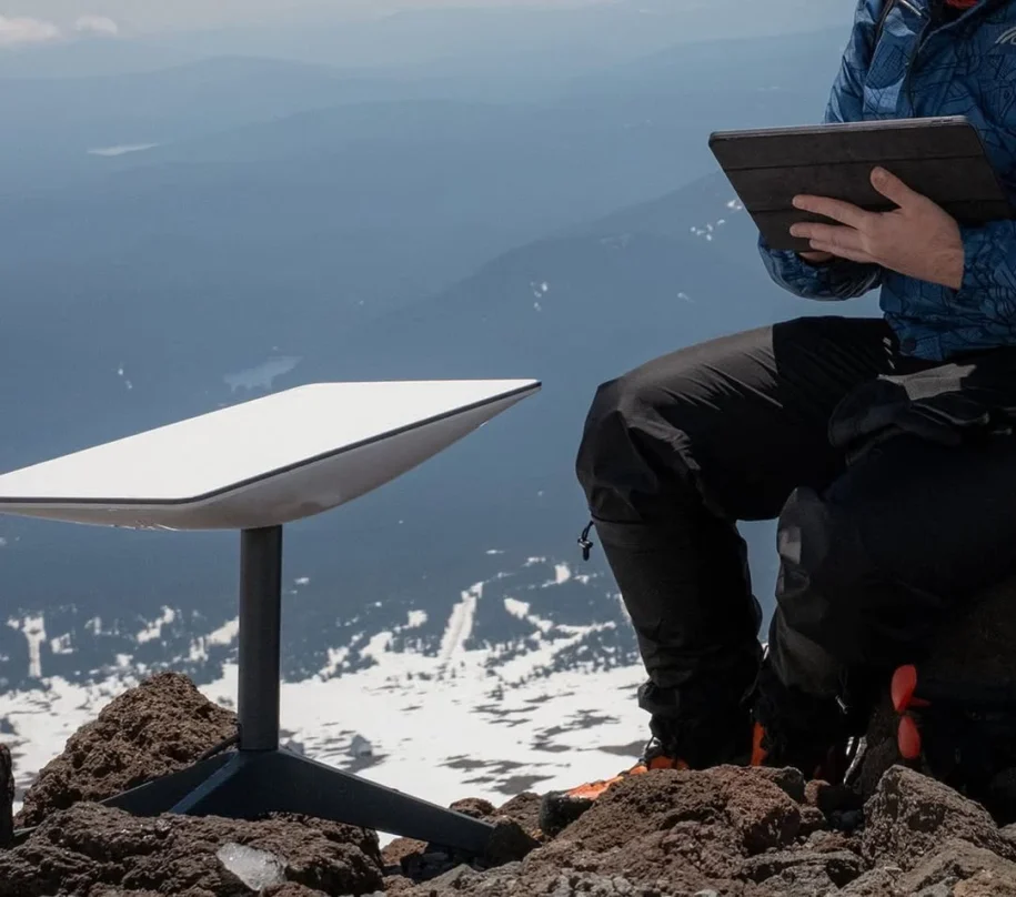 Ministro da Defesa da Ucrânia elogia Musk por ações contra uso do Starlink pela Rússia