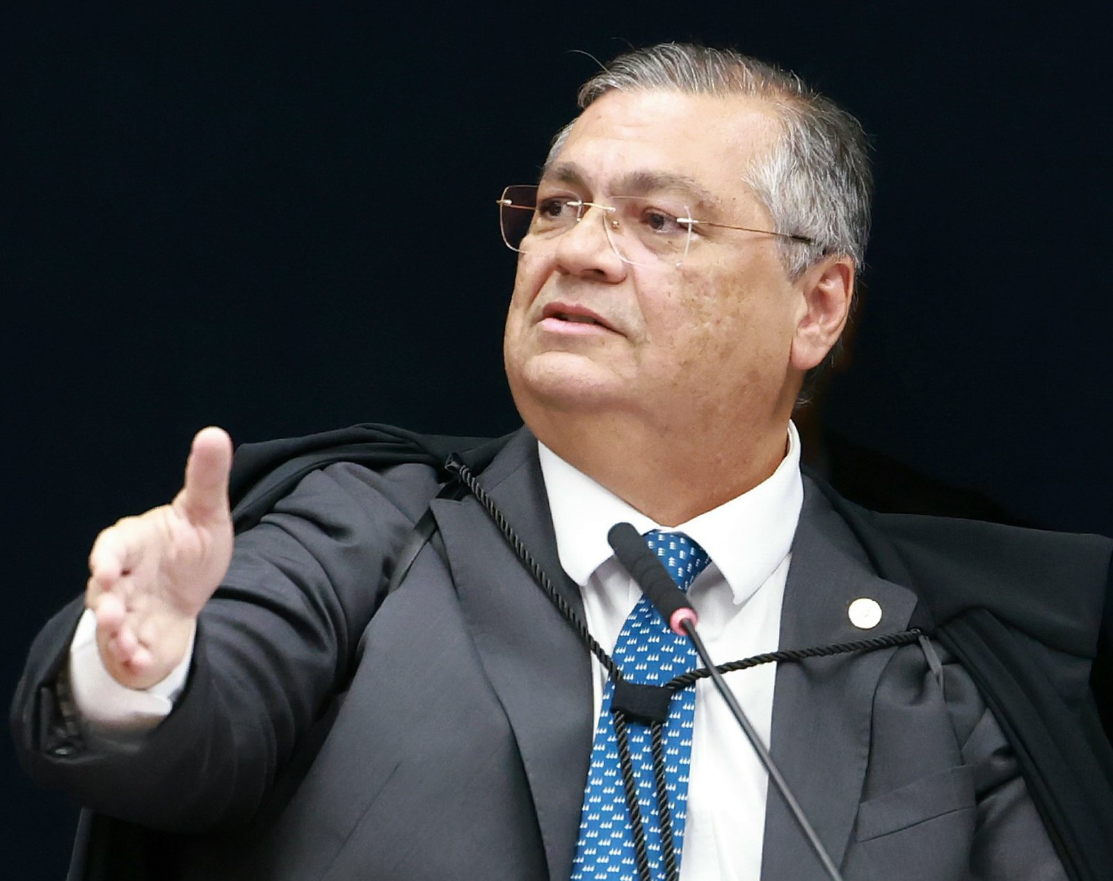 Ministro Flávio Dino suspende privatização da Celepar e gera polêmica no Paraná