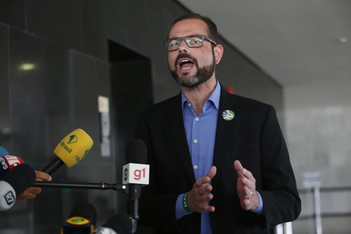 Ministro Floriano de Azevedo Marques rejeita cassação de Jorge Seif após acusações