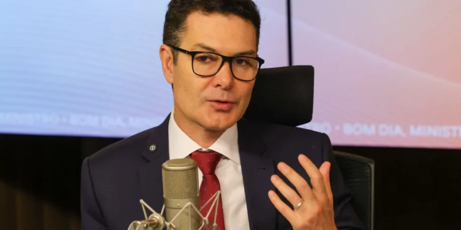 Ministro Jader Filho anuncia R$ 500 milhões para regularizar terras da União