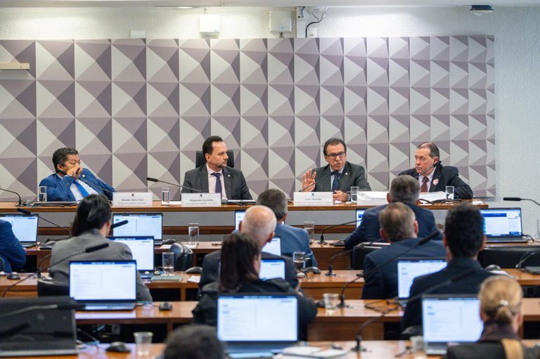 Ministro Luiz Marinho garante seguro-defeso e combate fraudes em pagamento