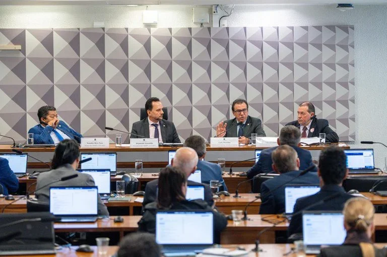 Ministro Luiz Marinho garante seguro-defeso e combate fraudes em pagamento