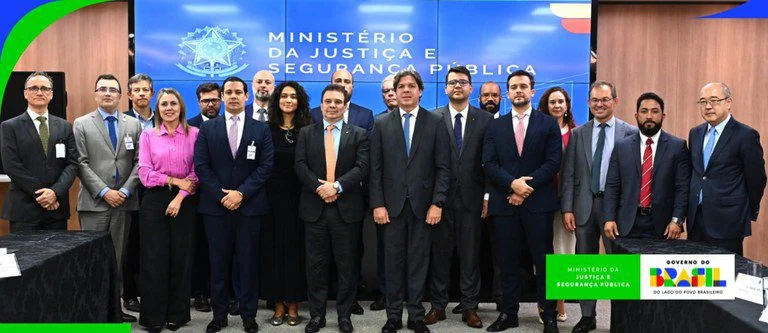 Ministro Wellington César Lima e Silva articula combate ao roubo de celulares