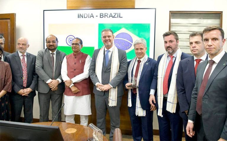 Ministros Fávaro e Teixeira lideram avanço em comércio Brasil-Índia; tensão por romã