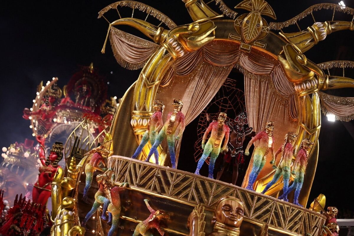 Mocidade Alegre conquista título do carnaval 2026 em São Paulo com grande desfile