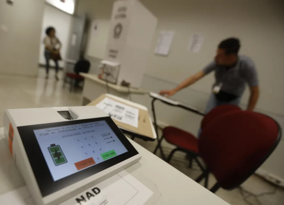 Pesquisa Genial/Quaest revela: 43% desconfiam das urnas eletrônicas no Brasil