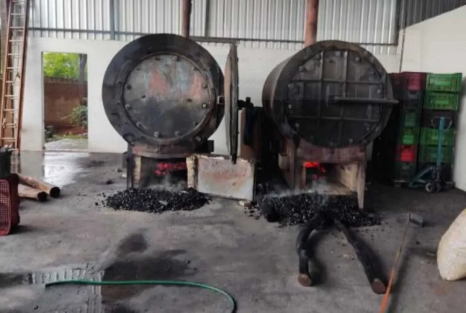 Polícia Civil fecha carvoaria clandestina de Jeferson Sabino em Campo Grande