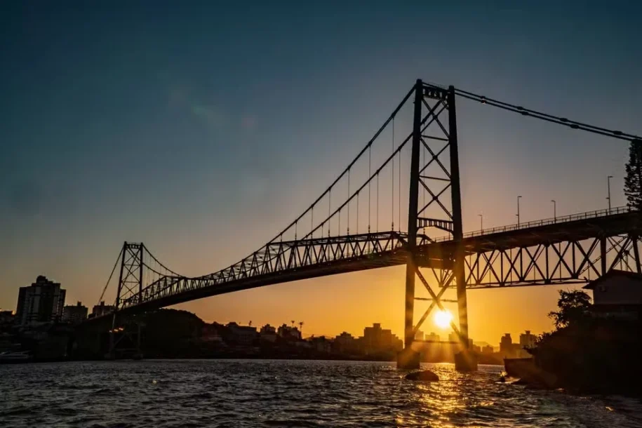 Ponte Hercílio Luz: Patrimônio Histórico desde 1992 e segredos de sua construção