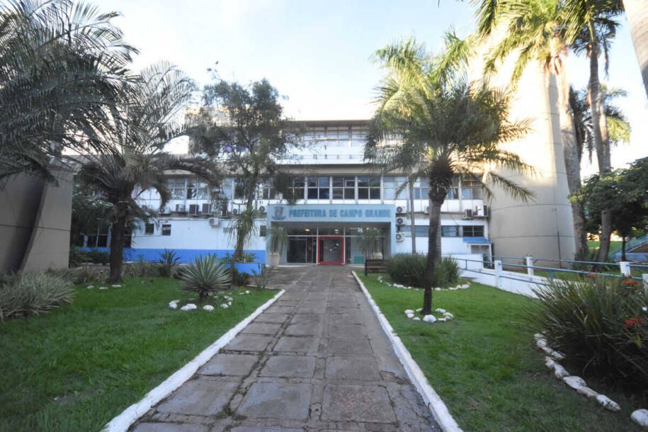 Prefeitura de Campo Grande banca servidores cedidos a TJMS e Senado apesar da crise
