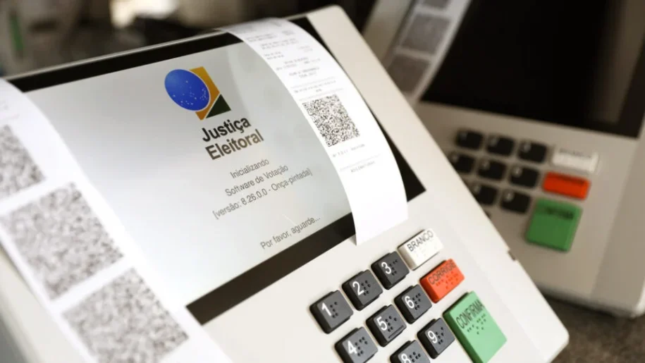 Procuradoria-Geral Eleitoral exige regras rígidas de IA para proteger 156 milhões de votantes