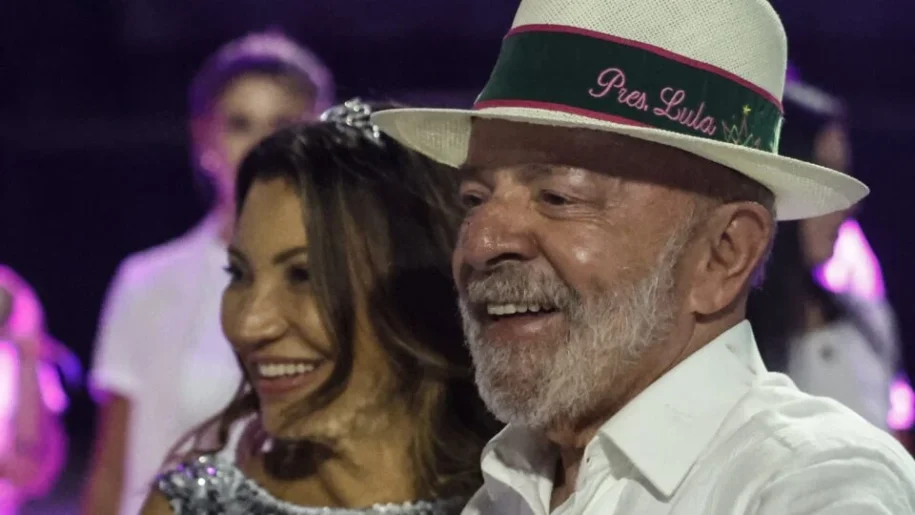 PT aciona TSE contra Flávio Bolsonaro e Zema por propaganda antecipada