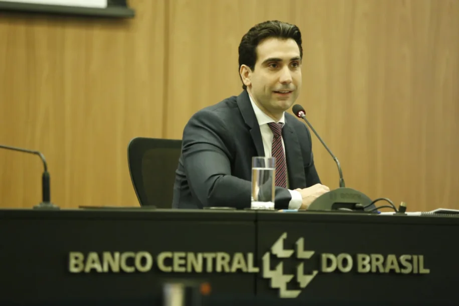 PT critica Banco Central e exige revisão da meta de inflação após Selic a 15%