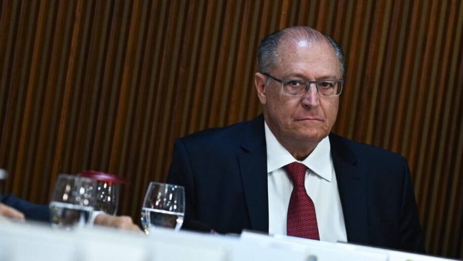 PT enfrenta racha interno e PSB critica tratamento injusto a Alckmin como vice