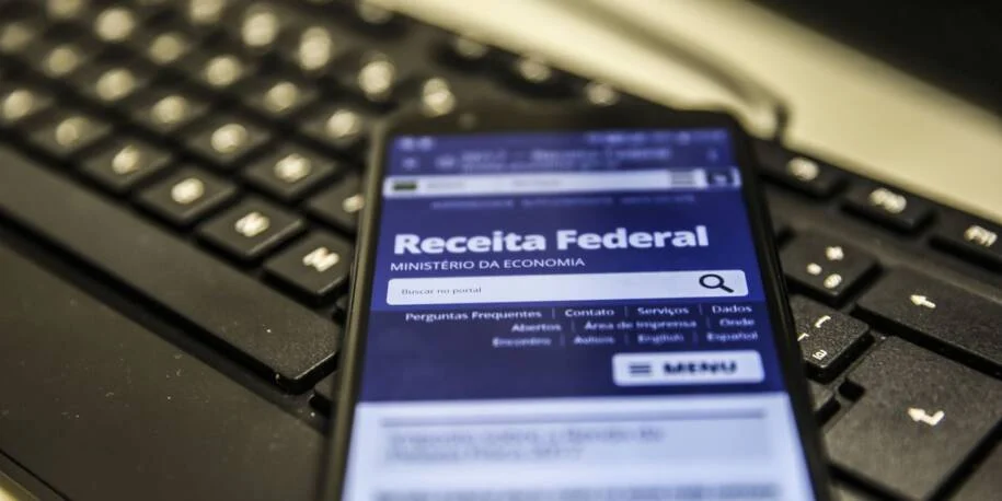 Receita Federal cobra empresas: prazos para envio de comprovantes do IR se aproximam!