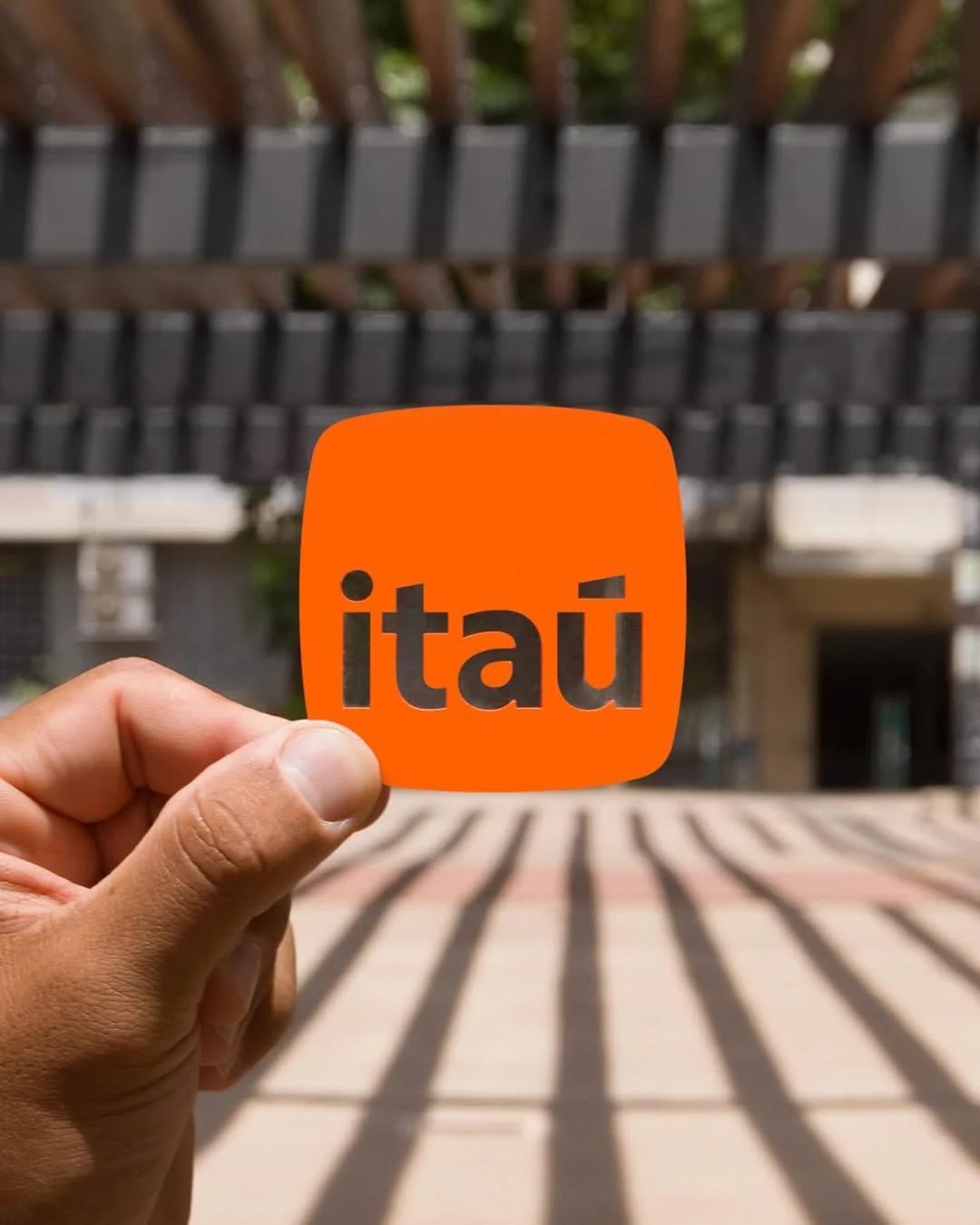 Santander Brasil e Itaú Unibanco revelam resultados e alertam para inadimplência