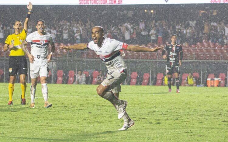 São Paulo vira sobre Primavera em MorumBis e entra no G-8 do Paulistão