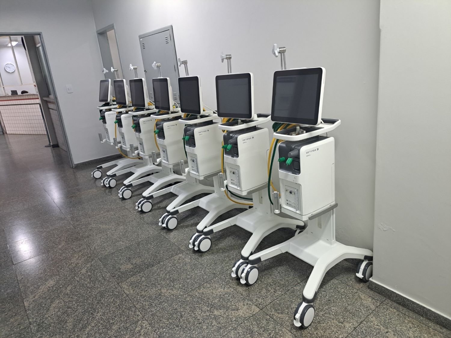 Secretaria de Saúde entrega 25 ventiladores e amplia UTIs neonatais em SC