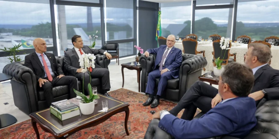 STF e Congresso firmam acordo para limitar penduricalhos e geram tensão