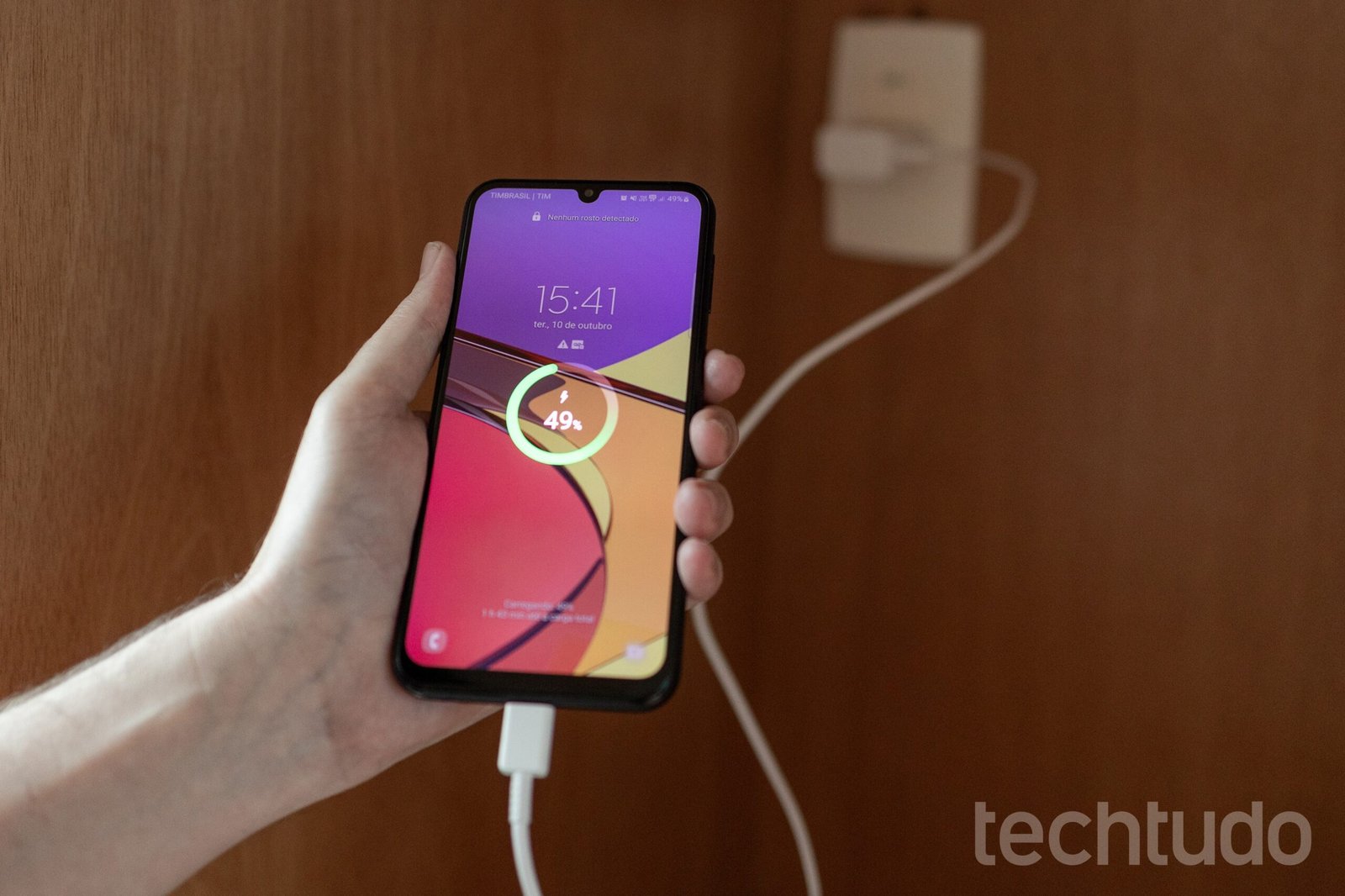 TechTudo revela: fechar apps no Android pode aumentar o consumo de bateria!