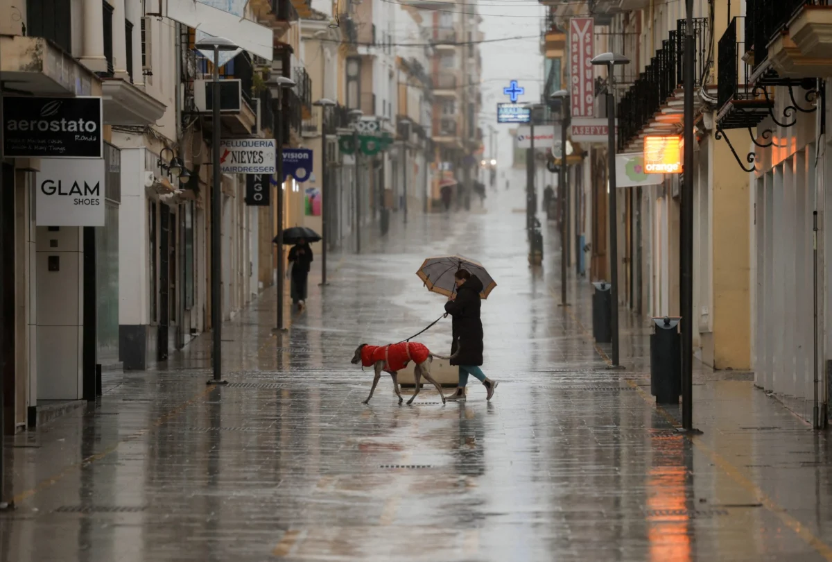 Tempestade Leo causa caos na Península Ibérica com chuvas recordes e evacuações