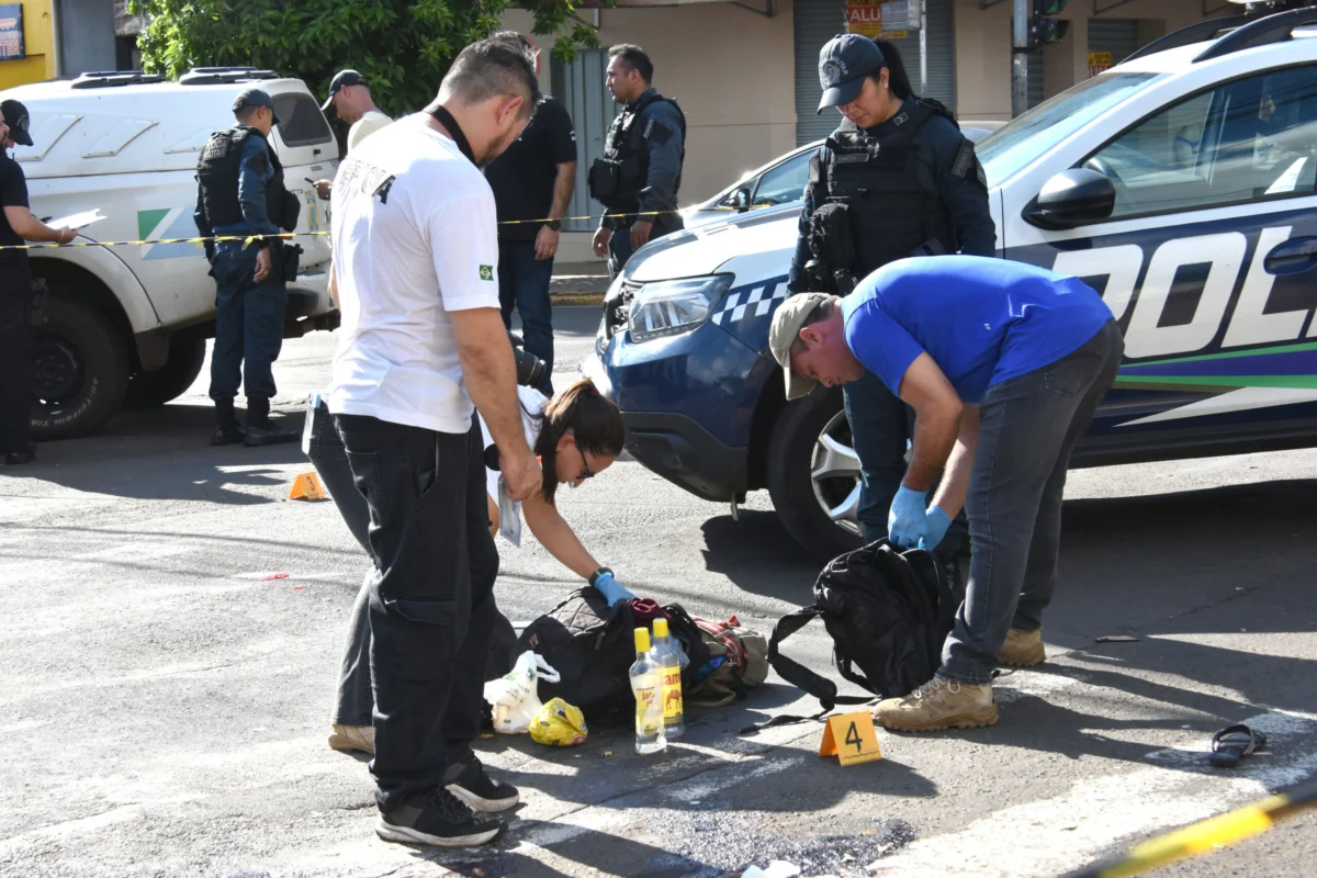 Tom Homan confirma saída de 1.000 agentes de imigração em Minnesota após operação tensa