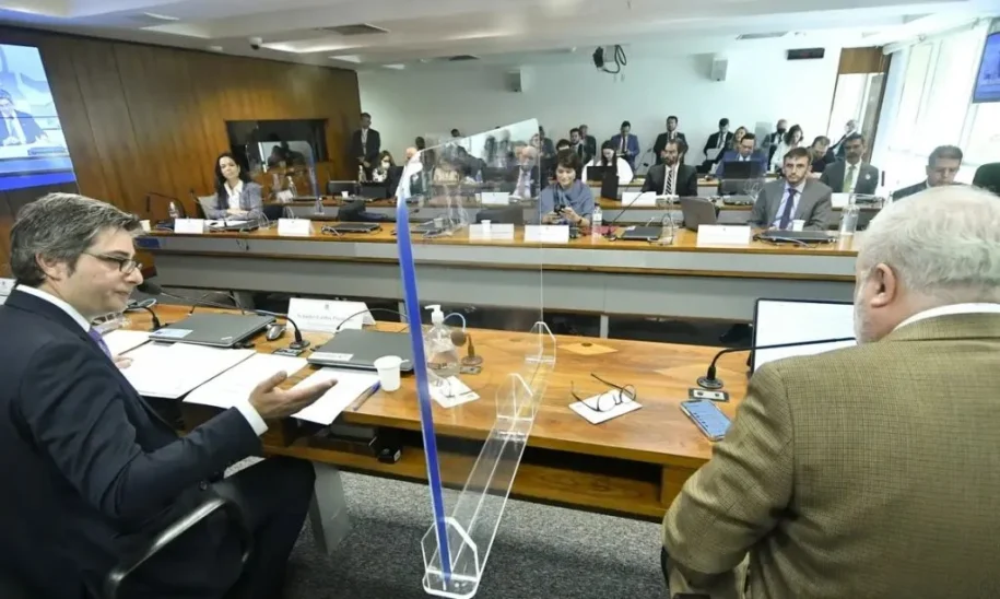 Tratado do Alto-Mar: Brasil ratifica acordo e enfrenta desafios ambientais