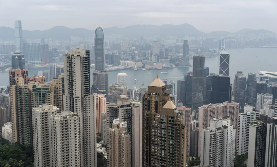 Tribunal de Hong Kong rejeita recurso de 12 ativistas e gera tensão política