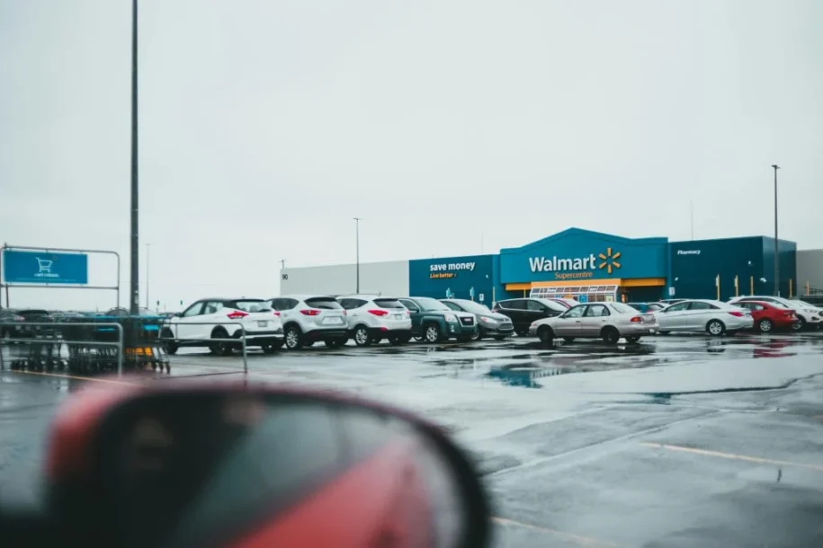 Walmart registra alta histórica e Rob Walton vê fortuna disparar em meio a expectativa