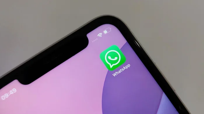 WhatsApp libera histórico de mensagens para novos participantes de grupos e gera polêmica