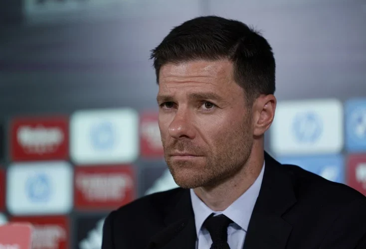 Xabi Alonso lidera lista para substituir Guardiola no Manchester City em crise
