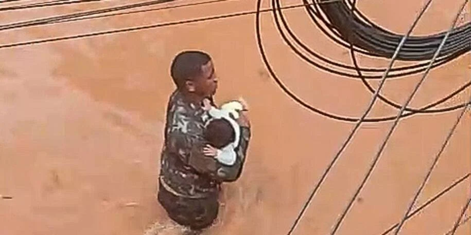 Yuri Souza salva bebê em enchente que deixou 65 mortos em Juiz de Fora