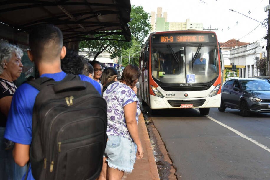 Agetran implementa operação especial para transporte coletivo durante feriado