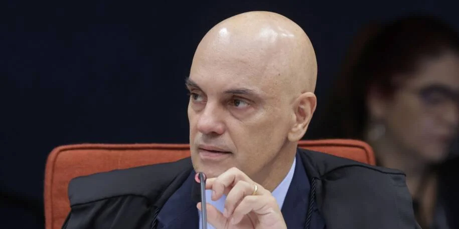 Alexandre de Moraes nega visita de assessor de Trump a Bolsonaro na prisão