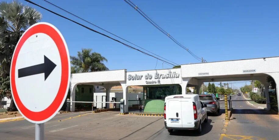 Alexandre de Moraes proíbe drones perto da casa de Bolsonaro em Brasília