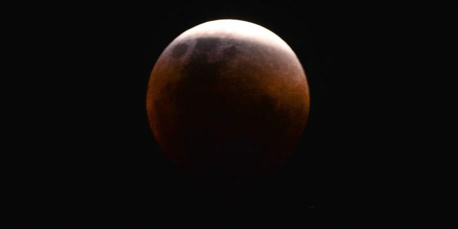 Astrônomos alertam: Brasil verá apenas penumbra no eclipse lunar de março
