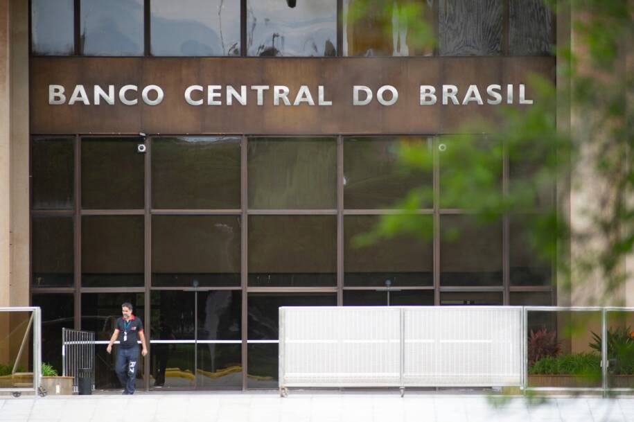 Banco Central eleva punições no setor cripto enquanto Bradesco avança em custódia