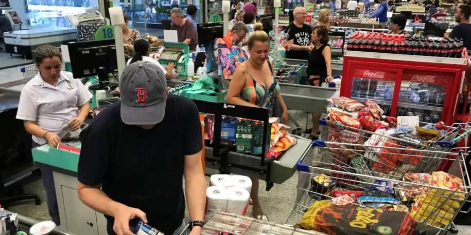 Banco Central mantém previsões de PIB e inflação, dólar a R$ 5,41 até 2026