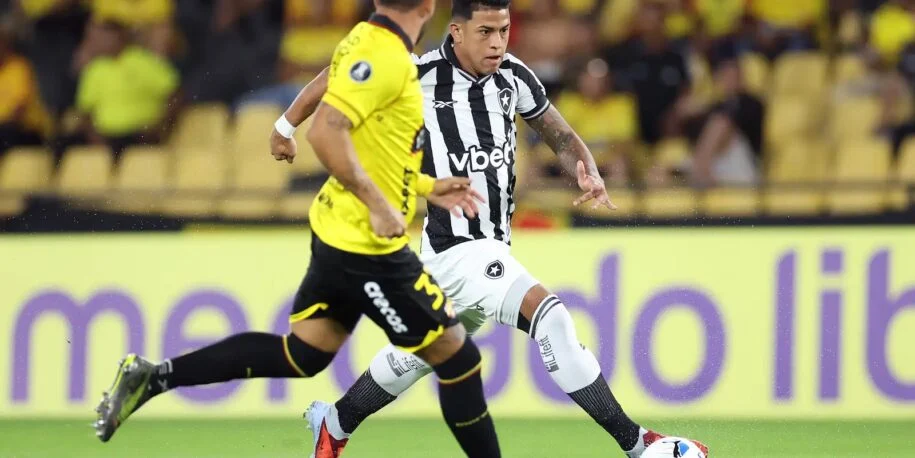 Botafogo empata com Barcelona e precisa vencer em casa para avançar na Libertadores