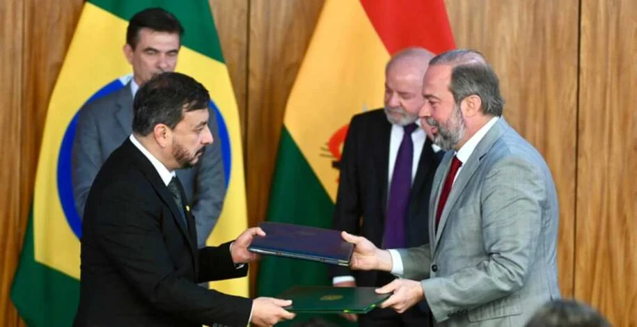 Brasil e Bolívia assinam acordo energético para interconexão em Corumbá
