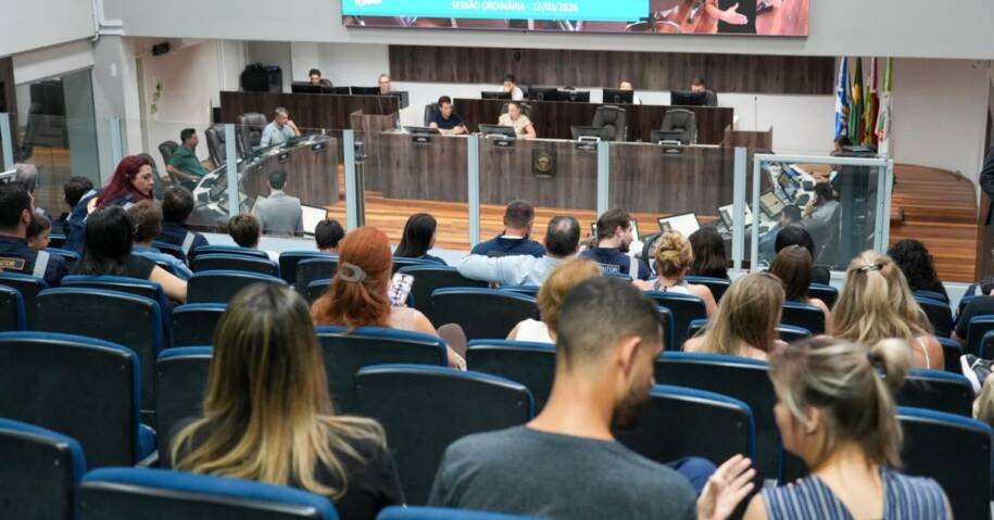 Câmara de Balneário Camboriú aprova criação de cargos e programa para neurodivergentes