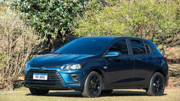 Chevrolet reduz preço do Onix e Captiva EV, criando tensão no mercado automobilístico