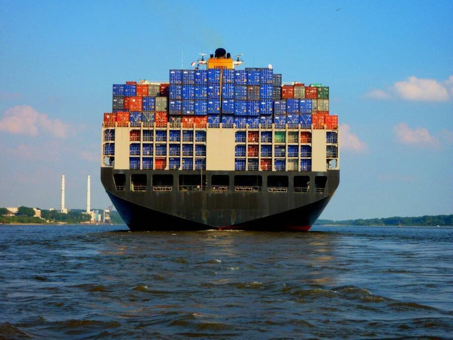 China registra crescimento de 21,8% nas exportações e impacta mercado global