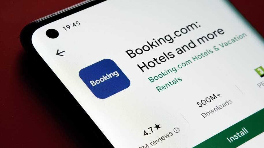 Clientes do Booking.com denunciam vazamento de dados e prejuízos via WhatsApp