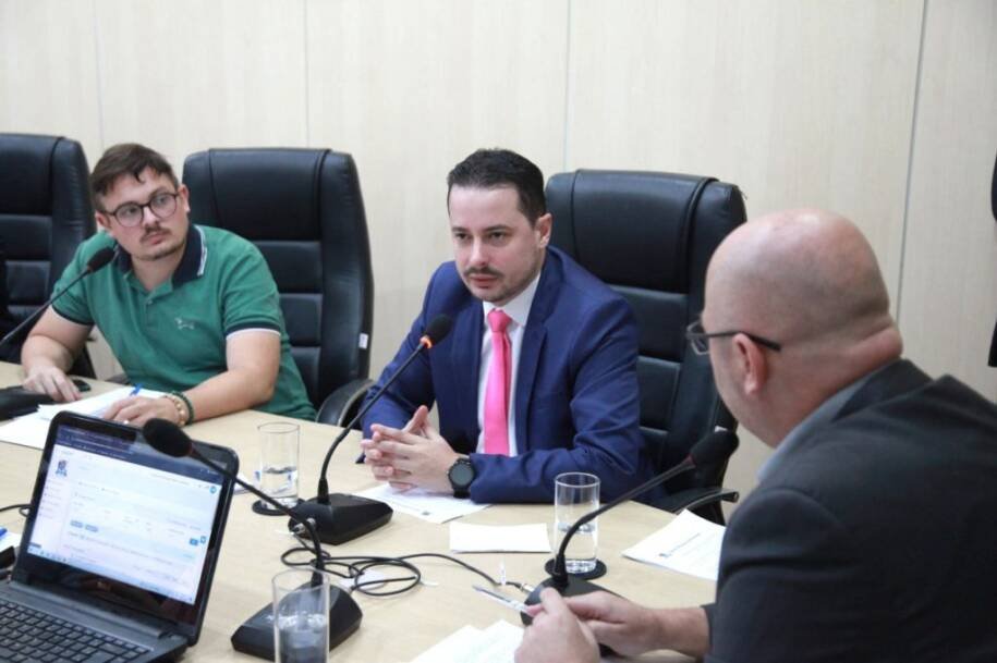 Comissão Processante da Câmara de Blumenau aprova investigação de Almir Vieira