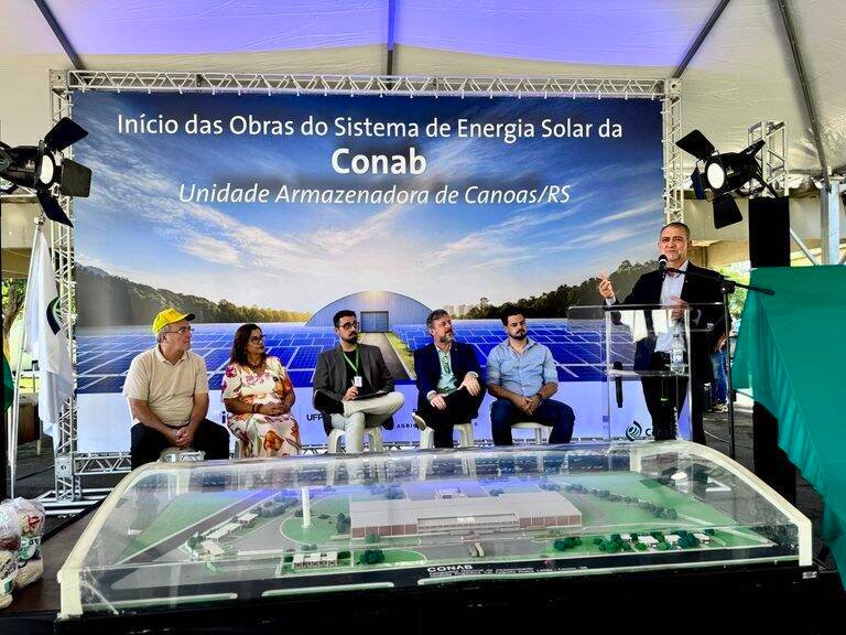 Conab inicia instalação de 250 placas solares em Canoas e promete economia