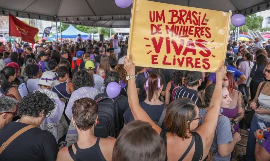 Consultoria Maya revela que 37,3% das mulheres priorizam autonomia financeira no trabalho