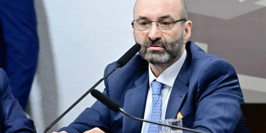 CPI do Crime: João Carlos Mansur nega vínculos com PCC e se recusa a responder perguntas