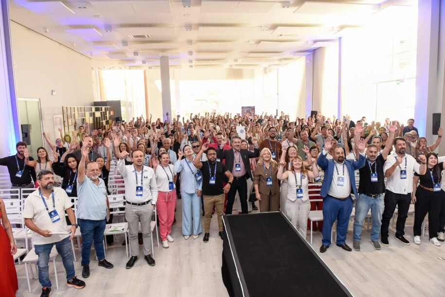 CRECI-SC lança selo e reúne mil corretores em evento impactante em Balneário Camboriú